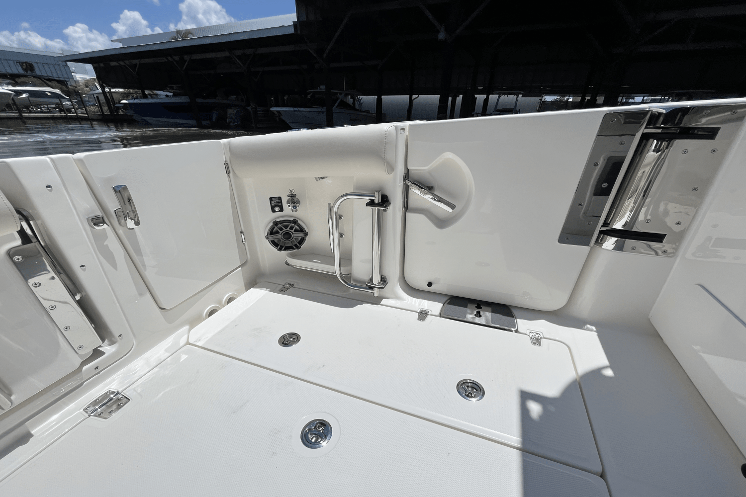 2023 Boston Whaler
                                                             380 Realm Image Thumbnail #17