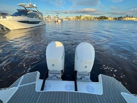 2023 Sea Ray
                                                             Sundancer 370 Outboard Image Thumbnail #47