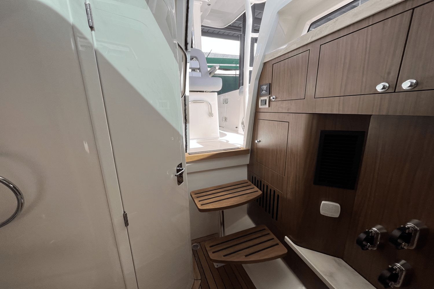 2023 Boston Whaler
                                                             380 Outrage Image Thumbnail #11