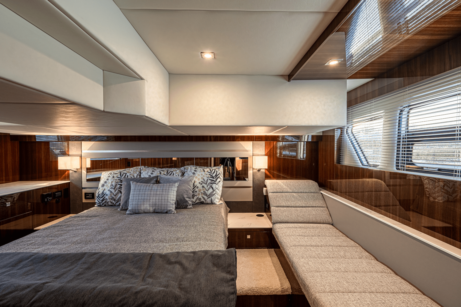 2023 Cruisers Yachts
                                                             46 Cantius Image Thumbnail #27