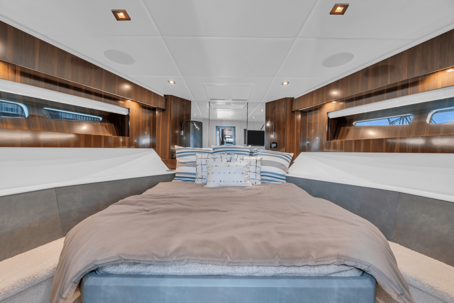 2023 Cruisers Yachts
                                                             50 Cantius Image Thumbnail #57