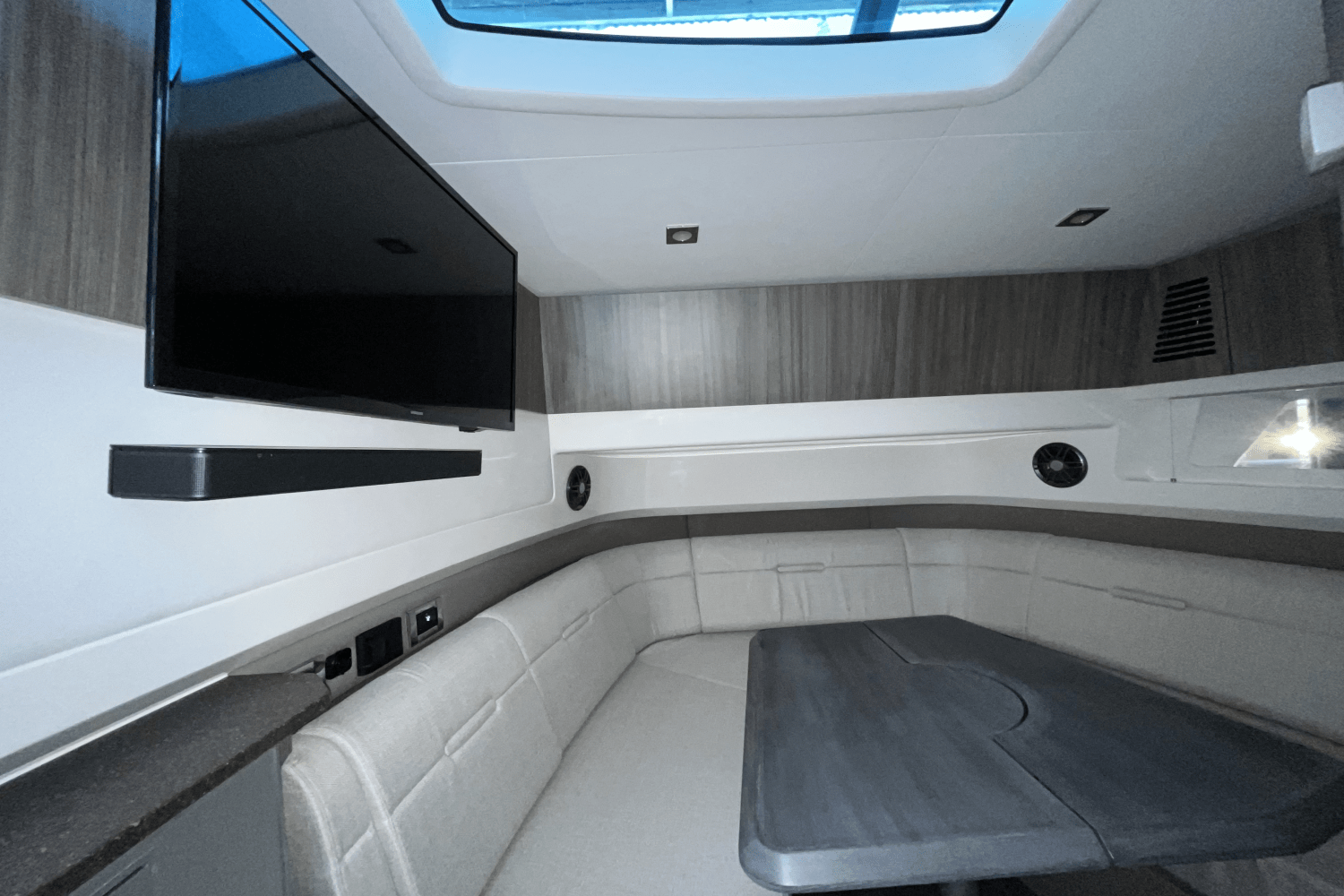2023 Sea Ray
                                                             SLX 400 Outboard Image Thumbnail #47