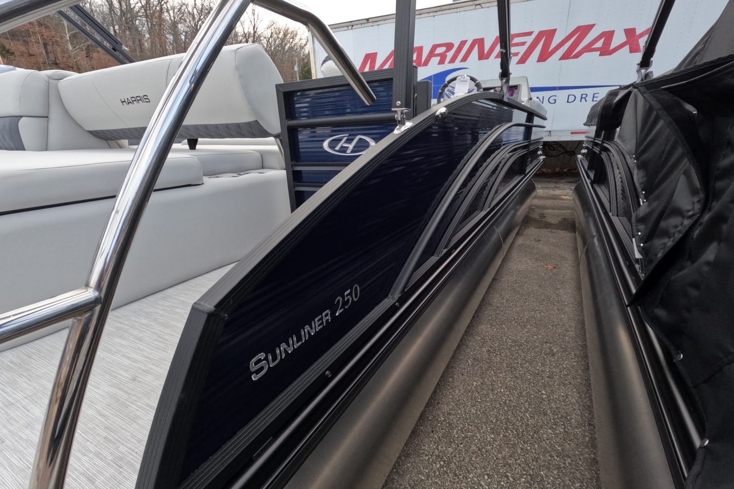2023 Harris
                                                             Sunliner 250 Image Thumbnail #5