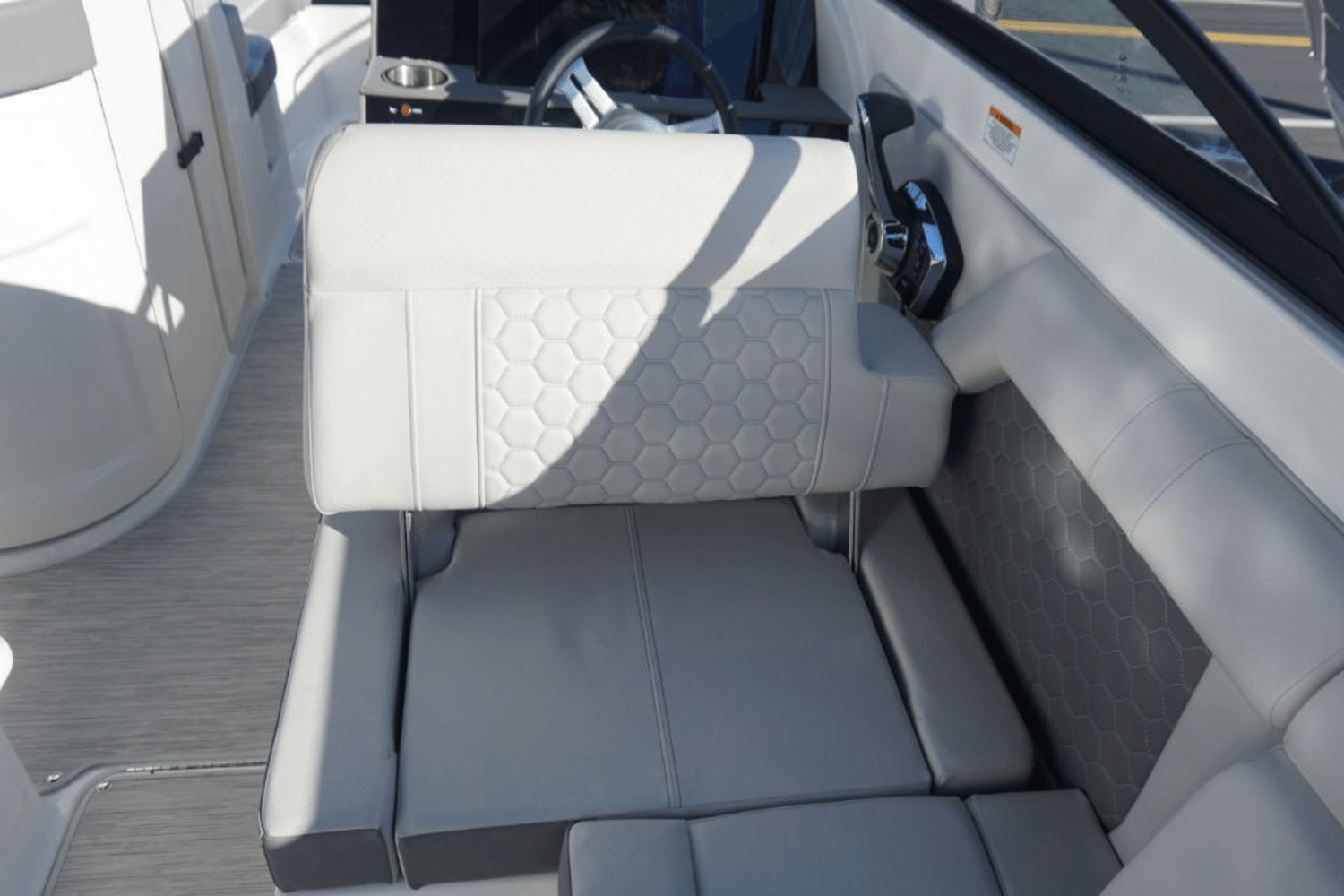 2023 Sea Ray
                                                             SDX 270 Outboard Image Thumbnail #18