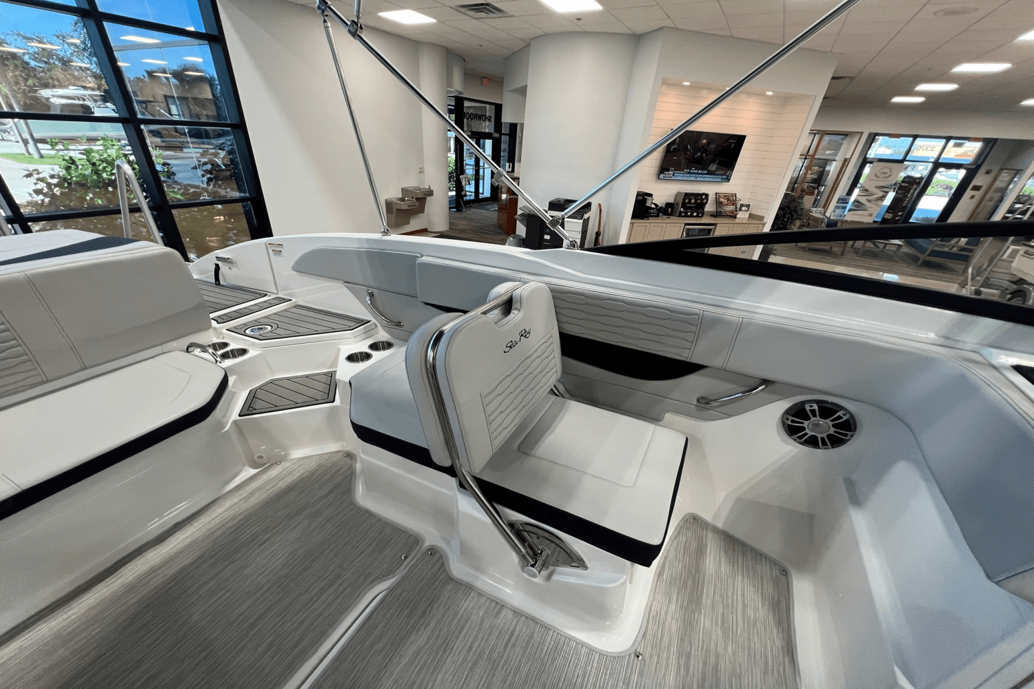 2023 Sea Ray
                                                             SPX 210 OB Image Thumbnail #11