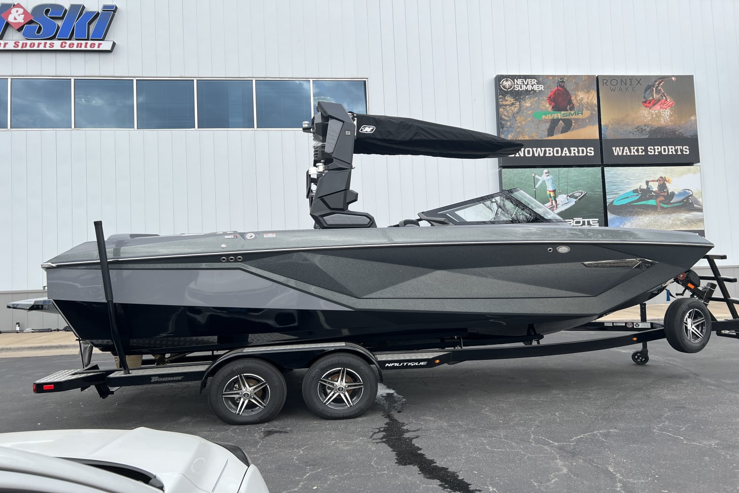 {{boat.ModelYear}} {{boat.Make}} {{boat.Model}}