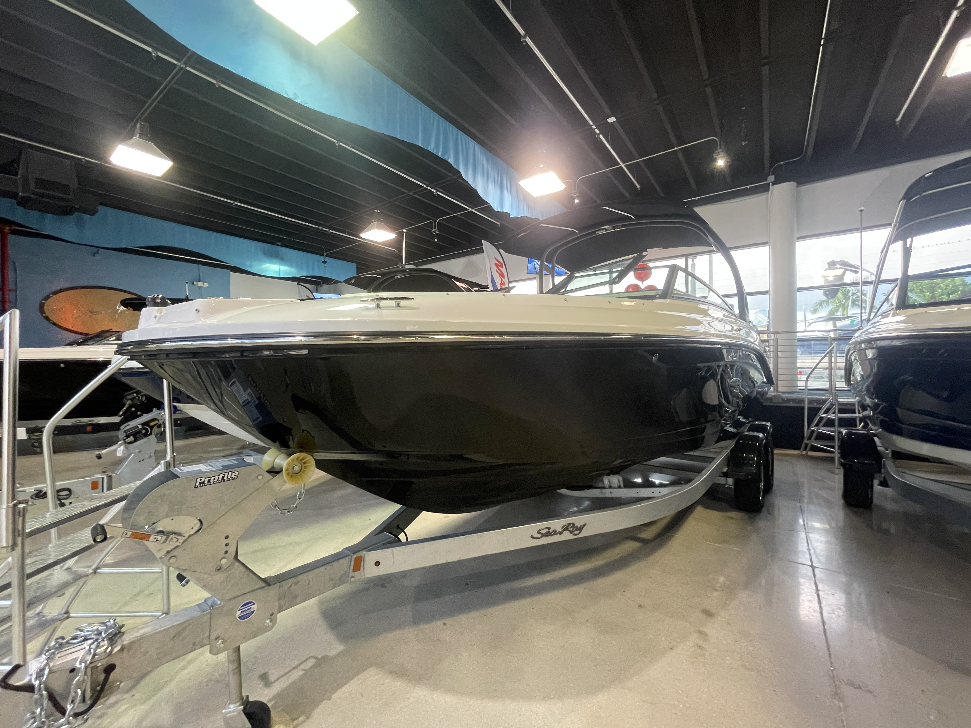 2023 Sea Ray
                                                             SPX 230 OB Image Thumbnail #1