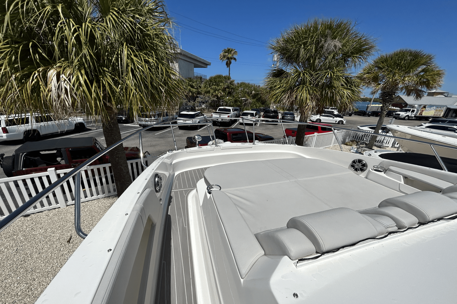 2023 Sea Ray
                                                             Sundancer 320 Outboard Image Thumbnail #19
