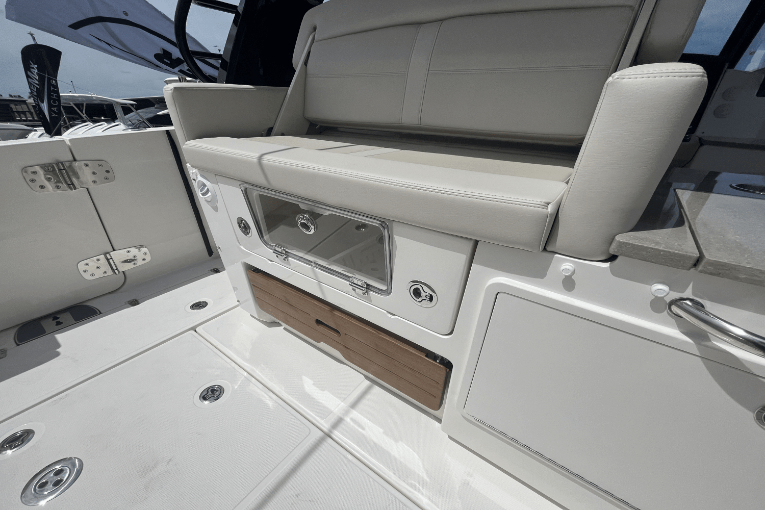2023 Boston Whaler
                                                             350 Realm Image Thumbnail #28