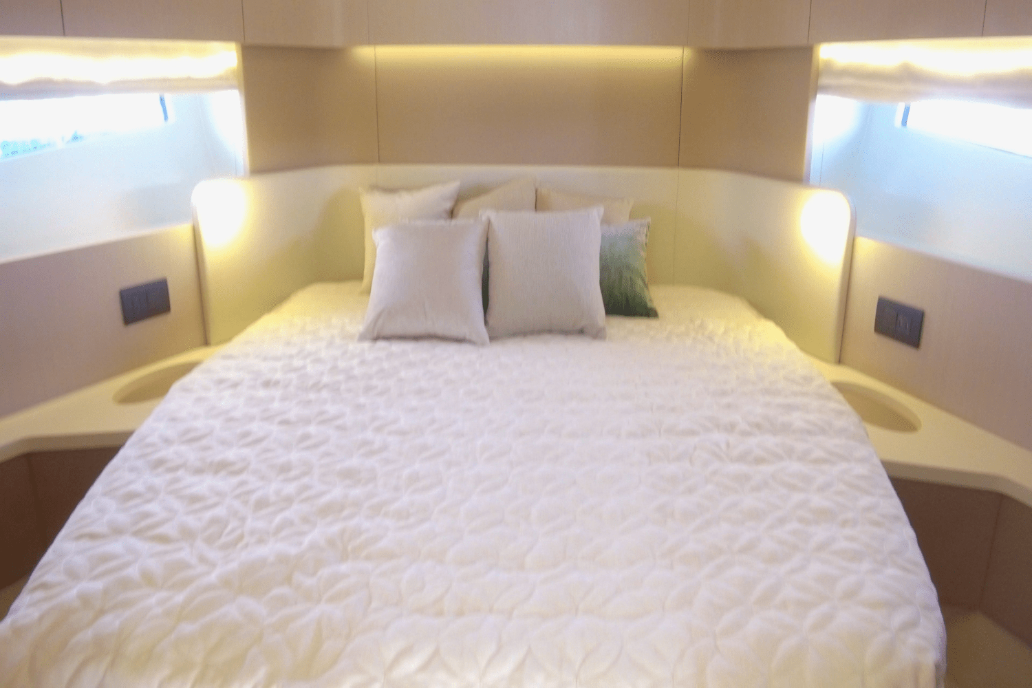 2023 Azimut
                                                             Fly 60 Image Thumbnail #20