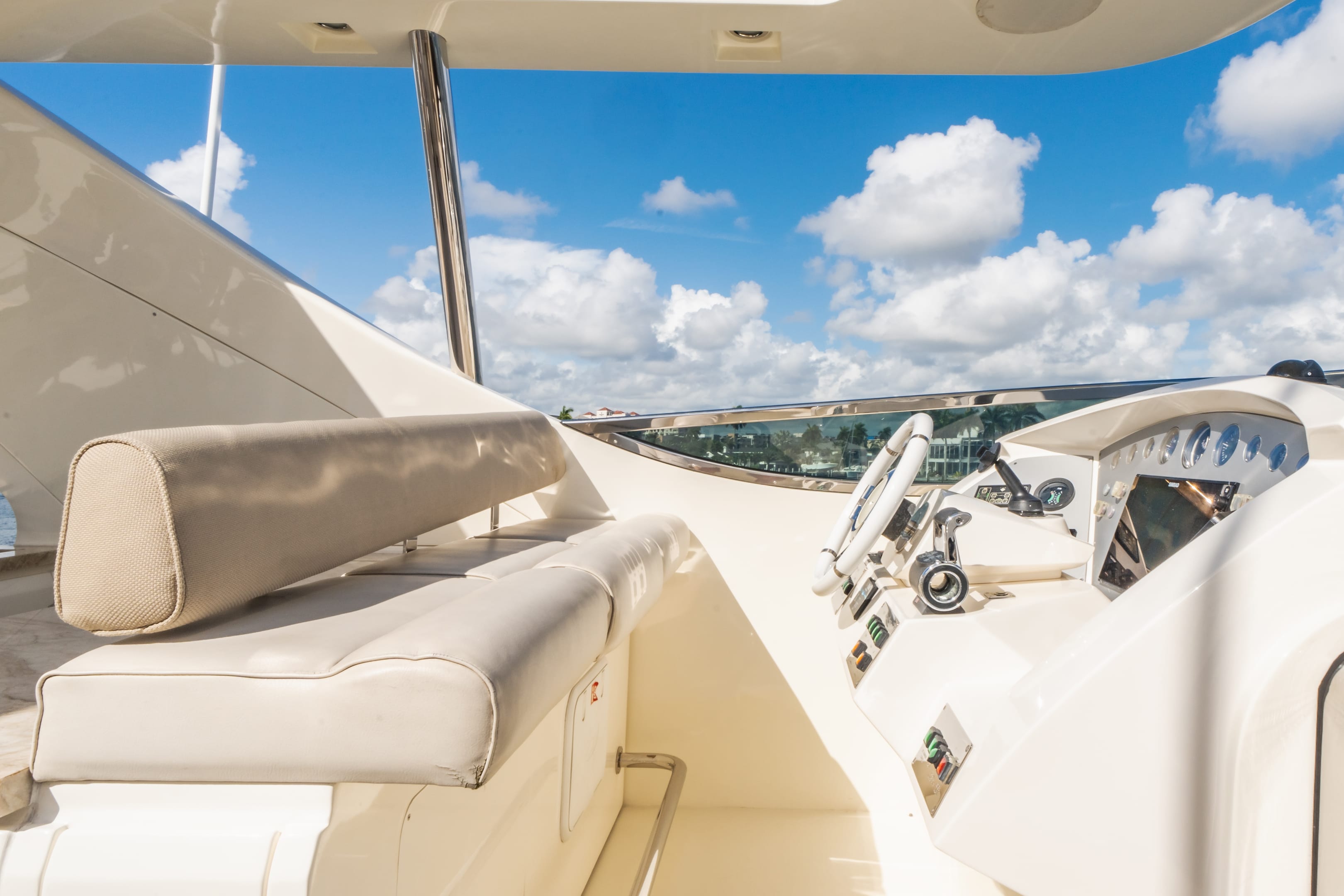 2009 Azimut
                                                             105 Image Thumbnail #12