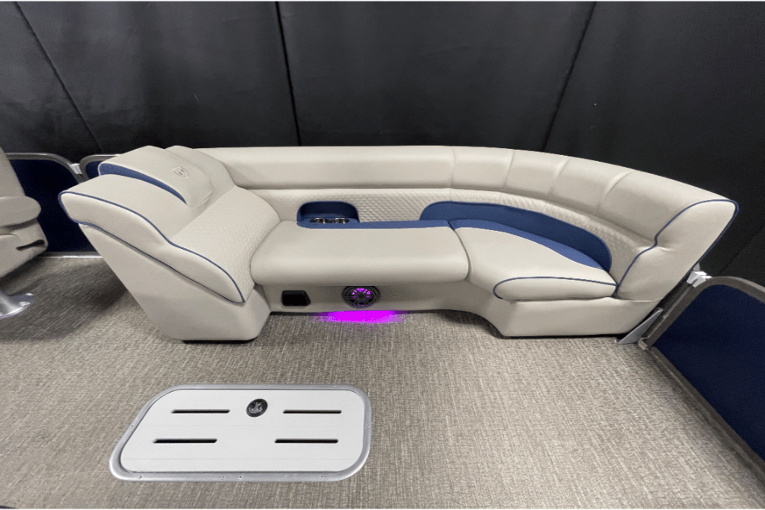 2023 Premier 230 Solaris MarineMax Nisswa Marine