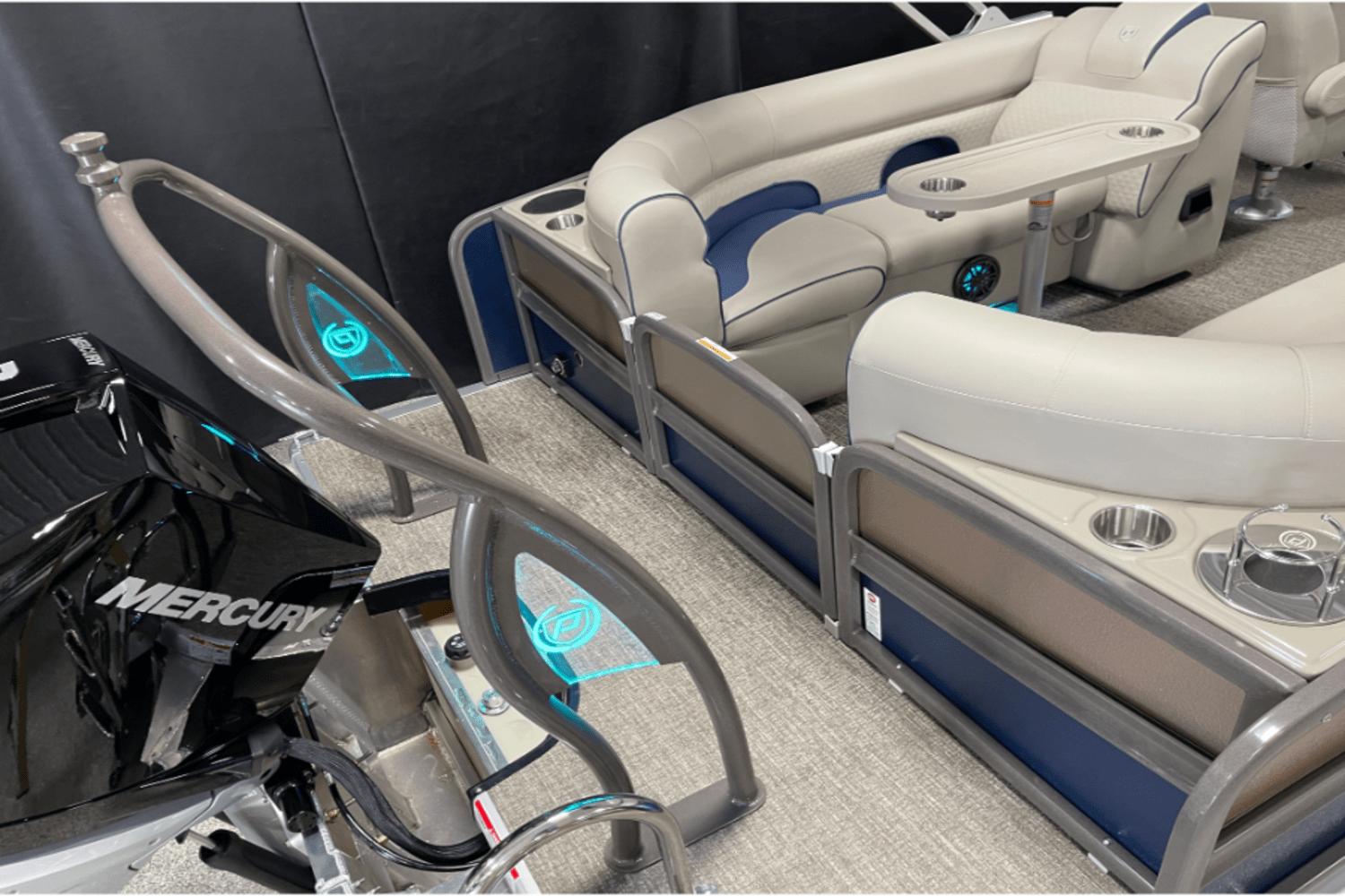 2023 Premier 230 Solaris MarineMax Nisswa Marine