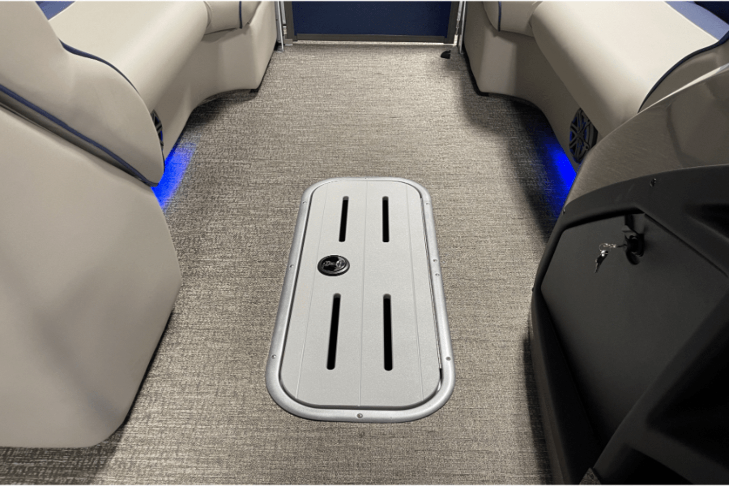 2023 Premier 230 Solaris MarineMax Nisswa Marine