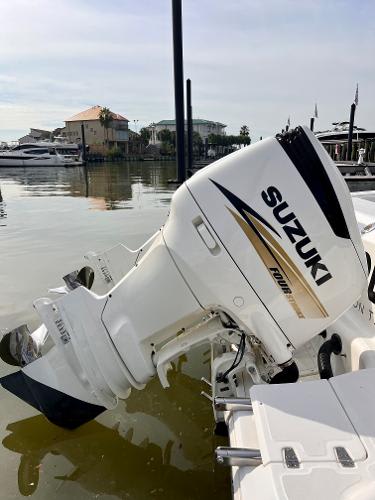 2003 Boston Whaler
                                                             320 OUTRAGE Image Thumbnail #9