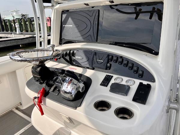 2003 Boston Whaler
                                                             320 OUTRAGE Image Thumbnail #13