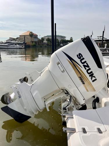 2003 Boston Whaler
                                                             320 OUTRAGE Image Thumbnail #10