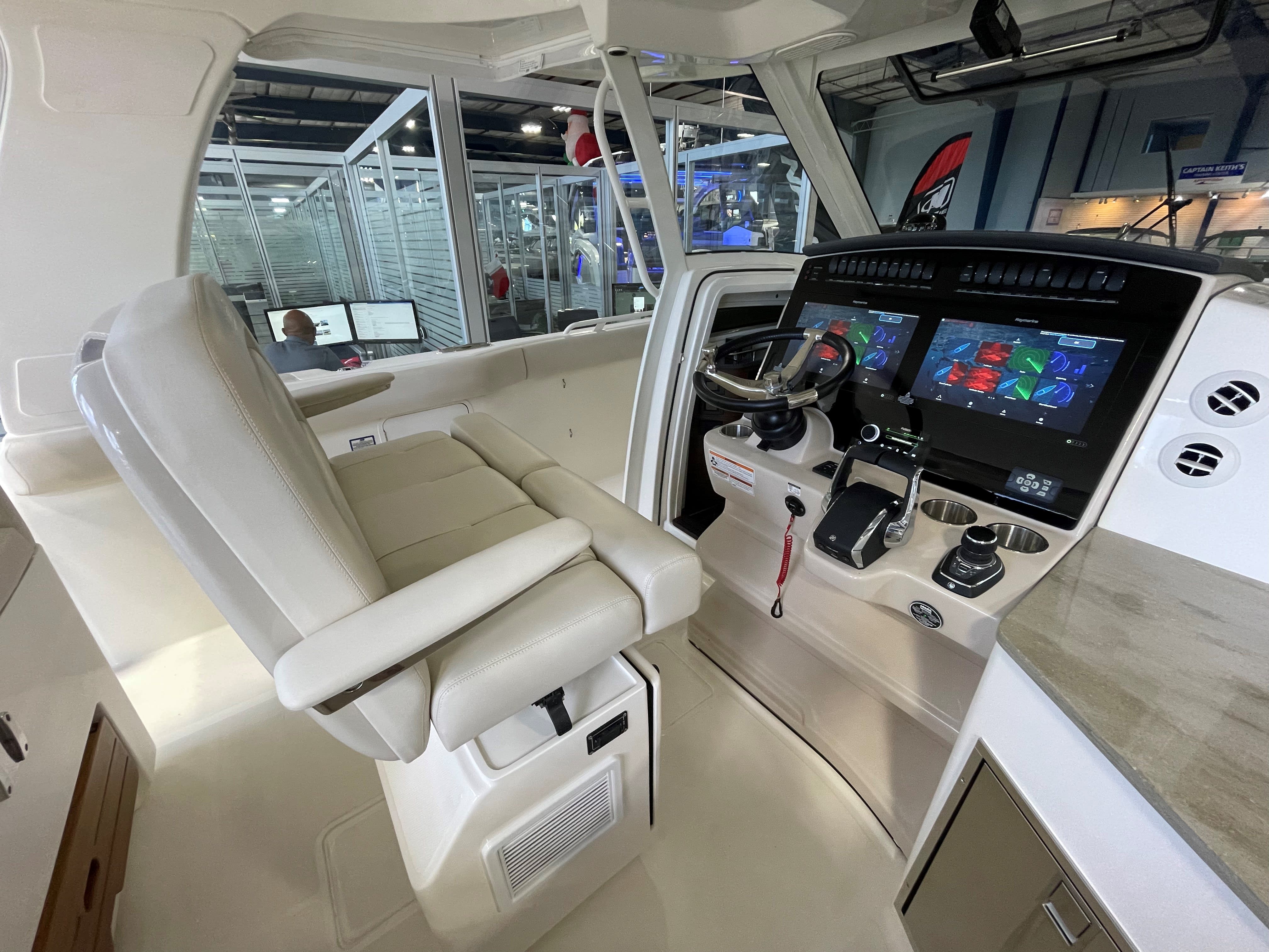 2023 Boston Whaler
                                                             350 Realm Image Thumbnail #10