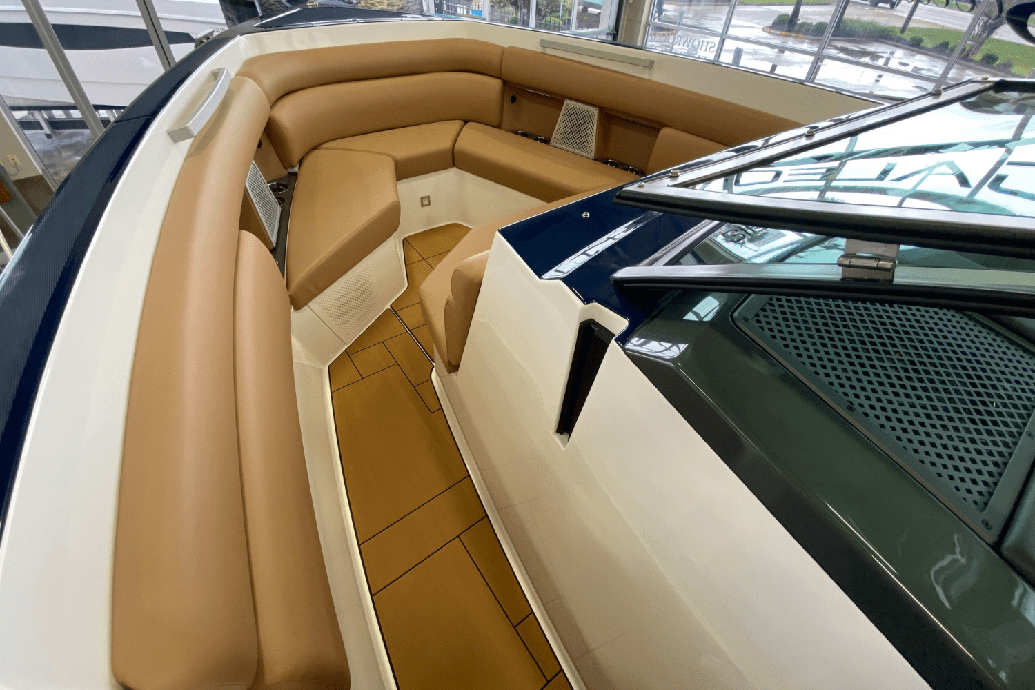 2023 Aviara
                                                             AV36 Outboard Image Thumbnail #19