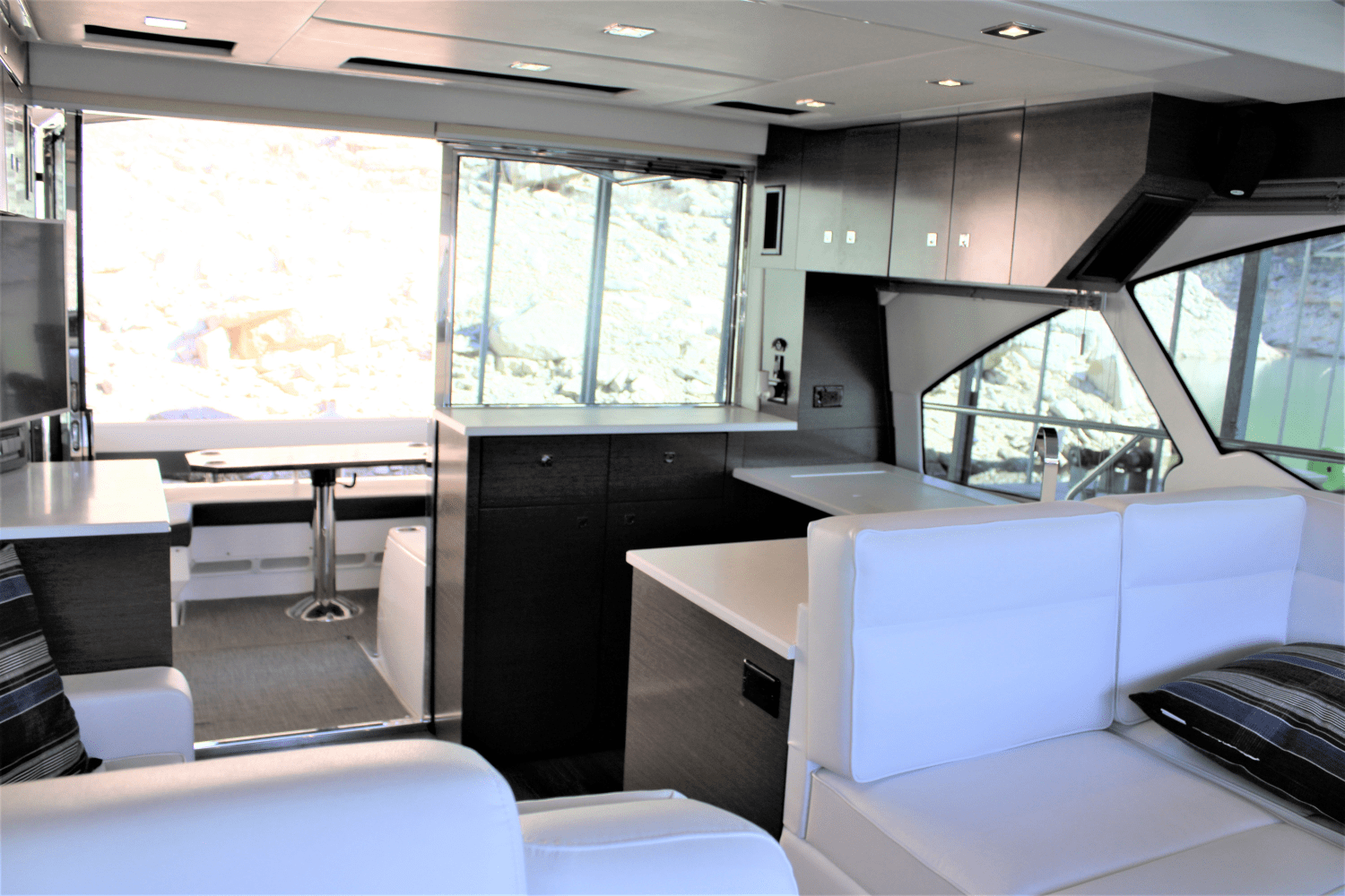 2018 Cruisers Yachts
                                                             50 CANTIUS Image Thumbnail #26
