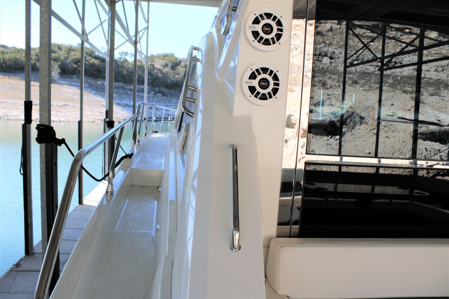 2018 Cruisers Yachts
                                                             50 CANTIUS Image Thumbnail #13