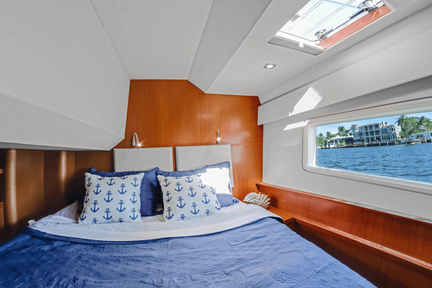 2016 Aquila
                                                             44 Image Thumbnail #31