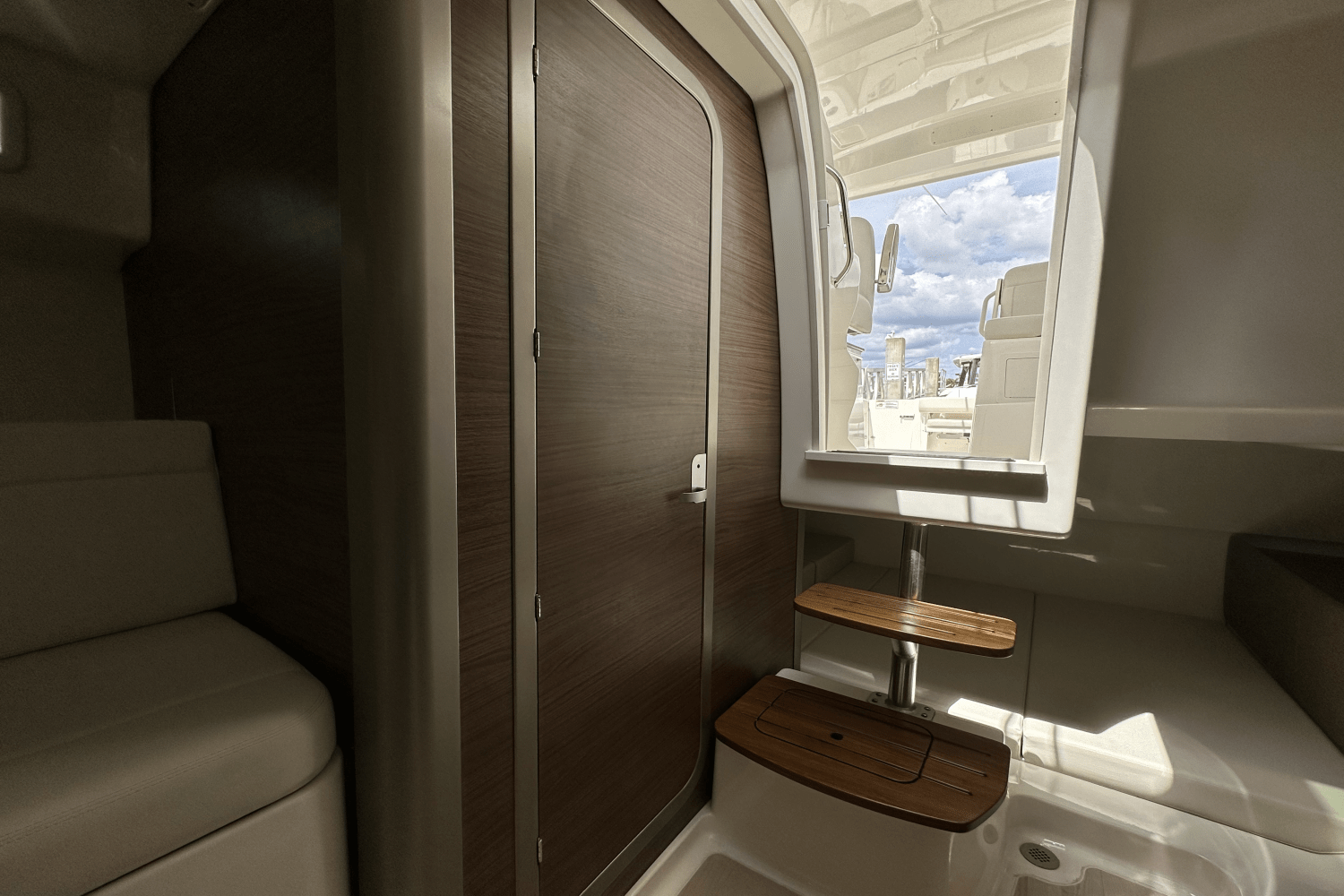 2023 Boston Whaler
                                                             325 Conquest Image Thumbnail #4