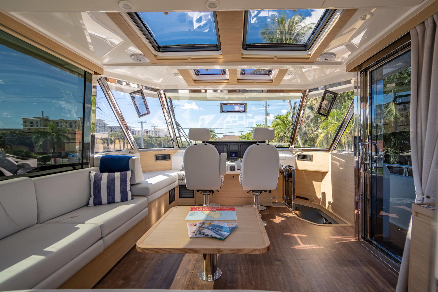 2022 Aquila
                                                             54 Image Thumbnail #42