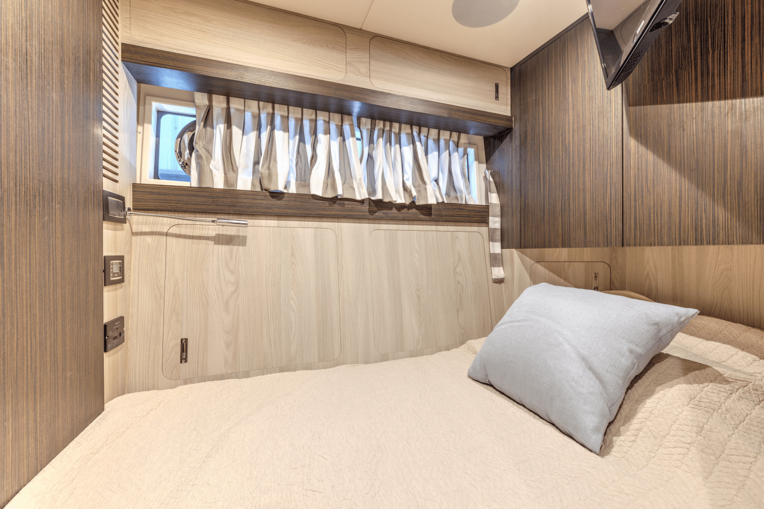 2019 Azimut
                                                             Grande 25 Metri Image Thumbnail #82
