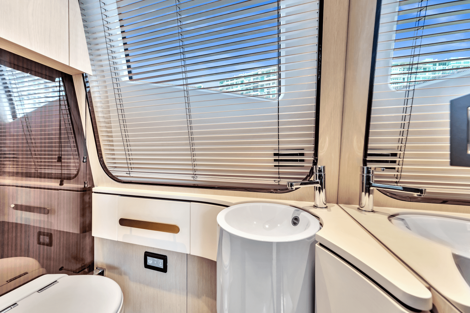 2019 Azimut
                                                             Grande 25 Metri Image Thumbnail #29