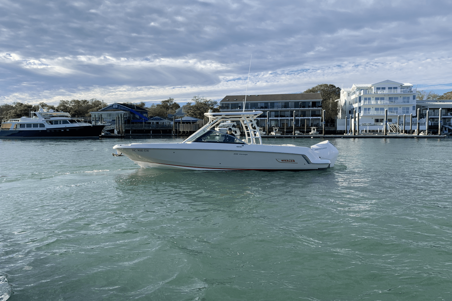 2018 Boston Whaler
                                                             230 Vantage Image Thumbnail #6