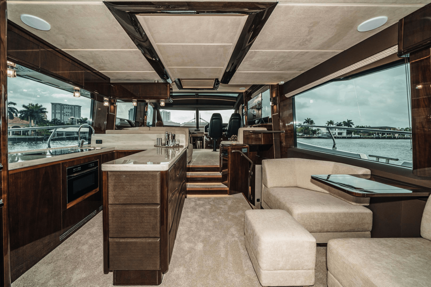 2020 Galeon
                                                             680 Fly Image Thumbnail #50