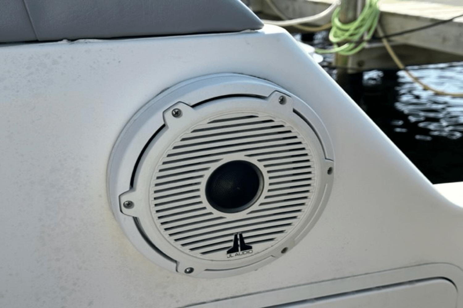 1995 Sea Ray
                                                             330 SUNDANCER Image Thumbnail #24
