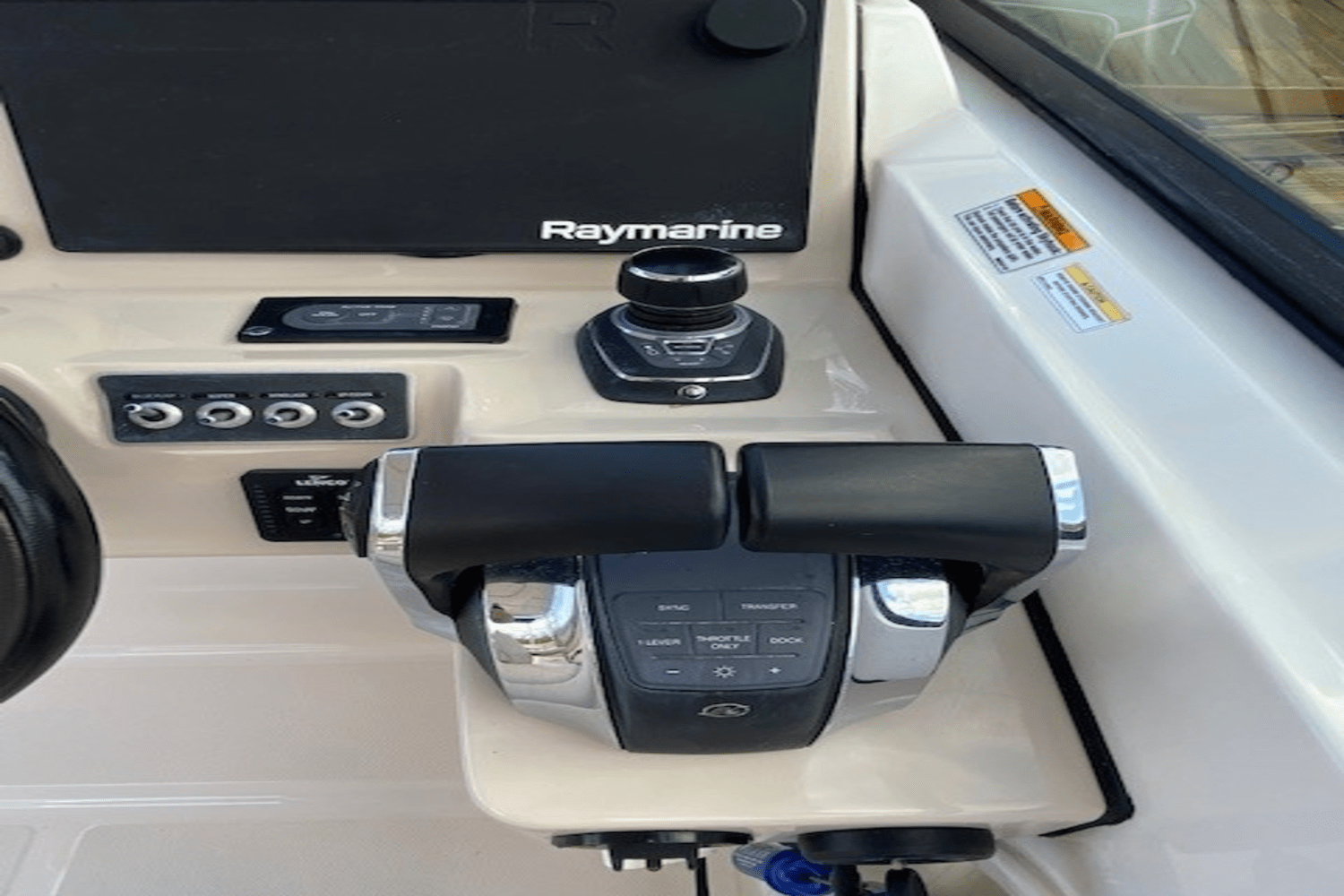 2019 Boston Whaler
                                                             270 Vantage Image Thumbnail #33