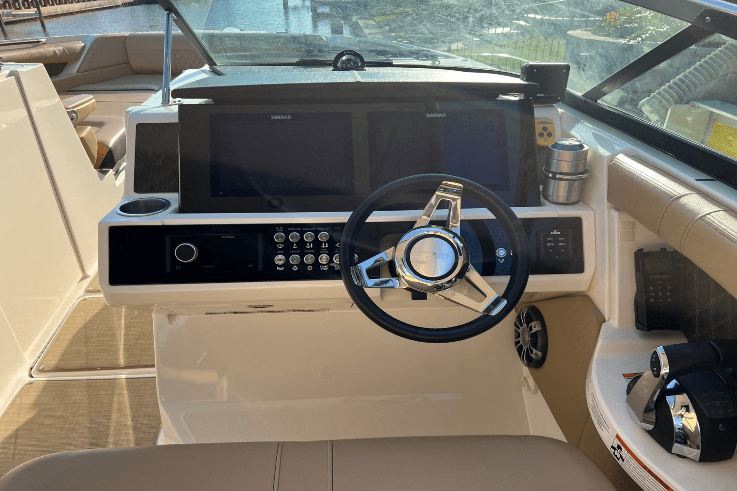 2019 Sea Ray
                                                             350 SLX OUTBOARD Image Thumbnail #12