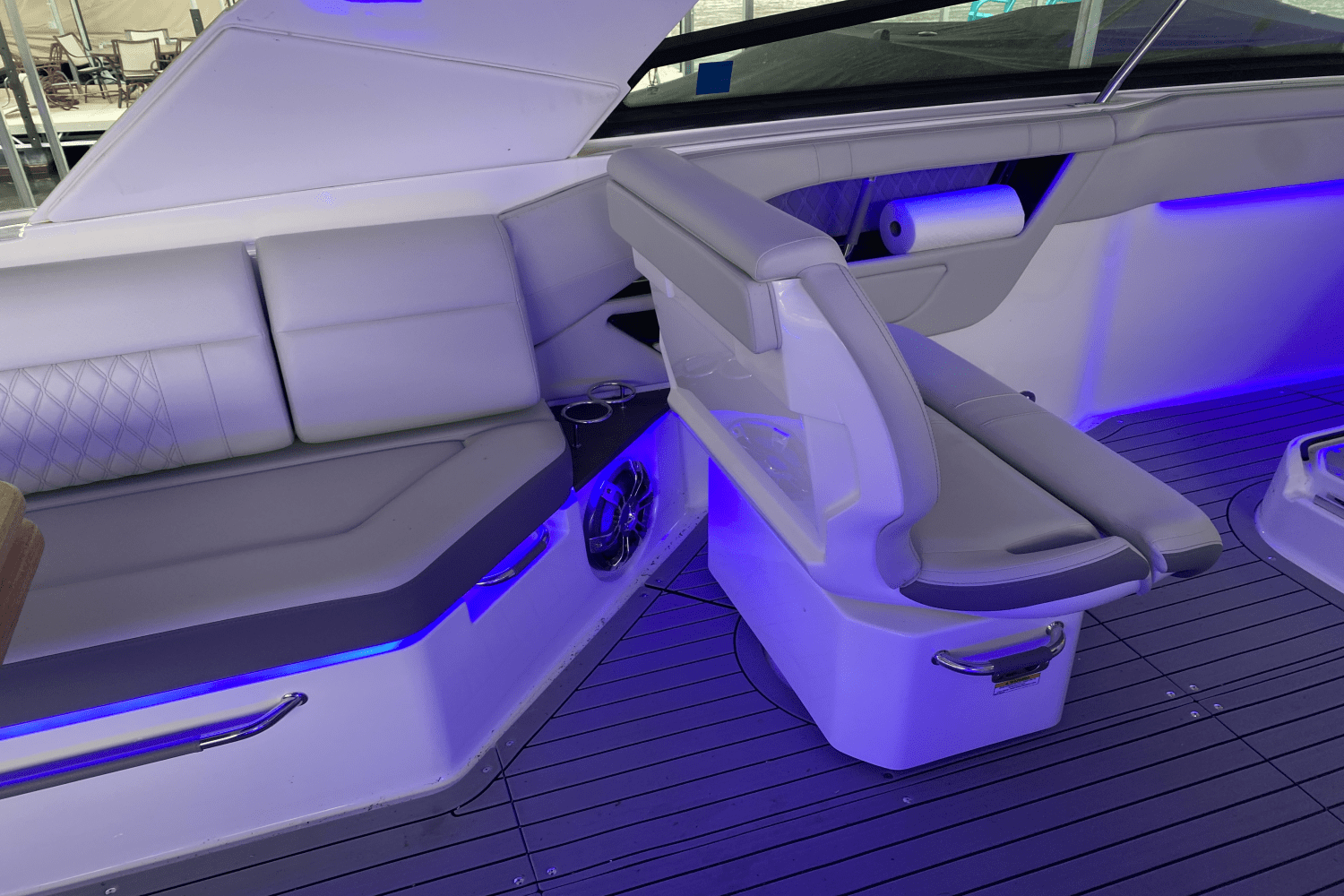 2021 Sea Ray
                                                             400 SLX Image Thumbnail #17
