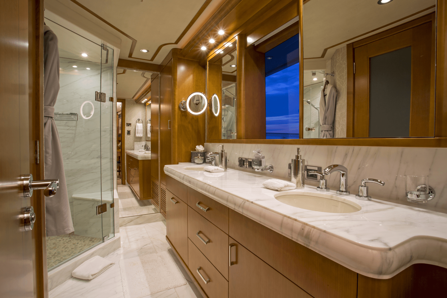 2014 Westport
                                                             40M Image Thumbnail #8