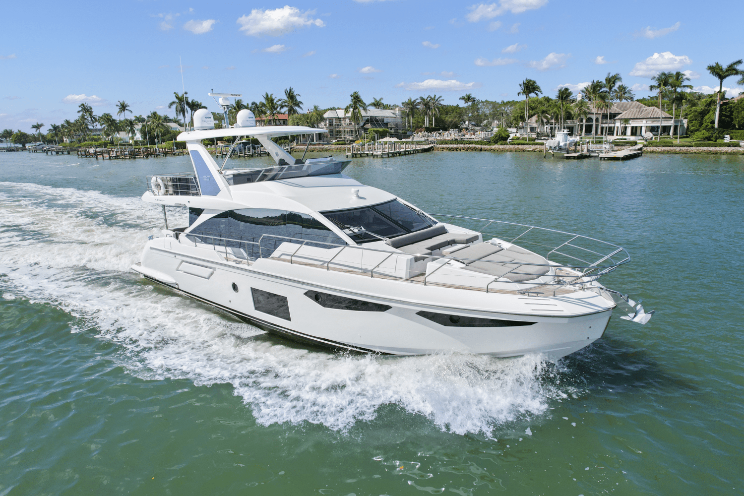{{boat.ModelYear}} {{boat.Make}} {{boat.Model}}