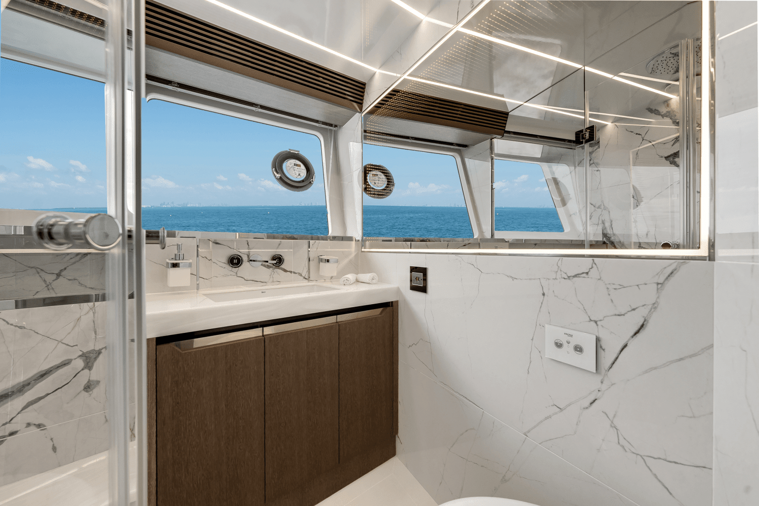 2025 Galeon 800 FLY Image Thumbnail #38