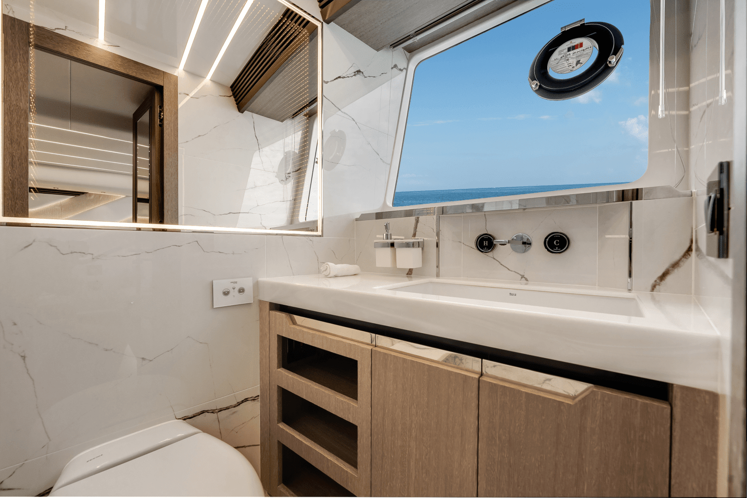 2025 Galeon 800 FLY Image Thumbnail #31