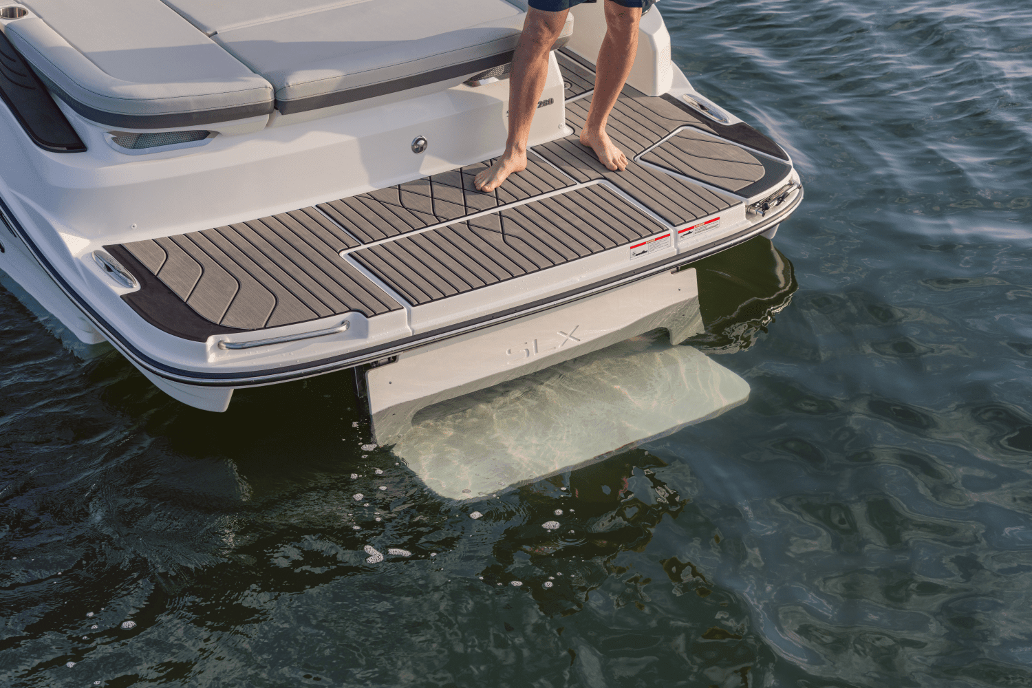 2026 Sea Ray SLX 280 Outboard Image Thumbnail #18