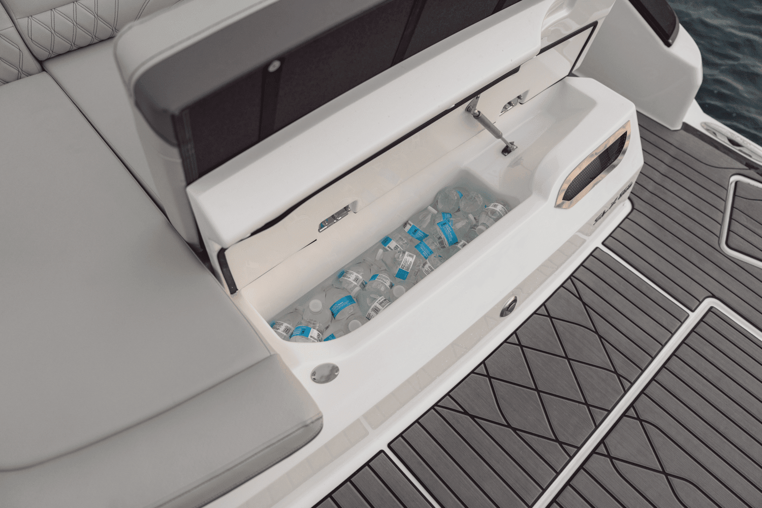 2026 Sea Ray SLX 280 Outboard Image Thumbnail #17