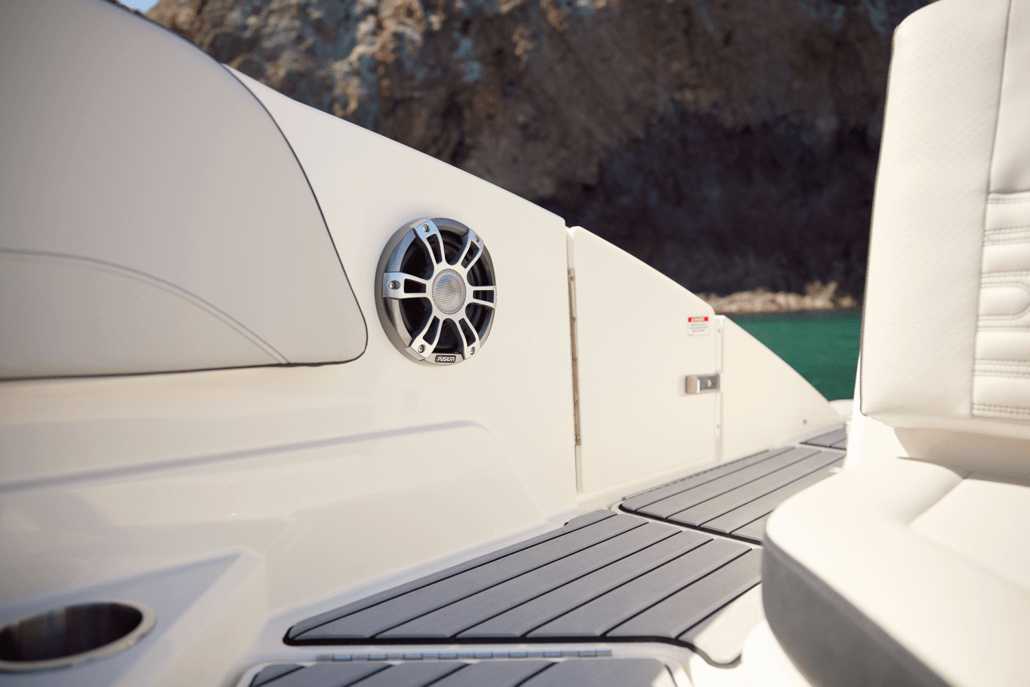 2026 Sea Ray SPX 210 Outboard Image Thumbnail #8