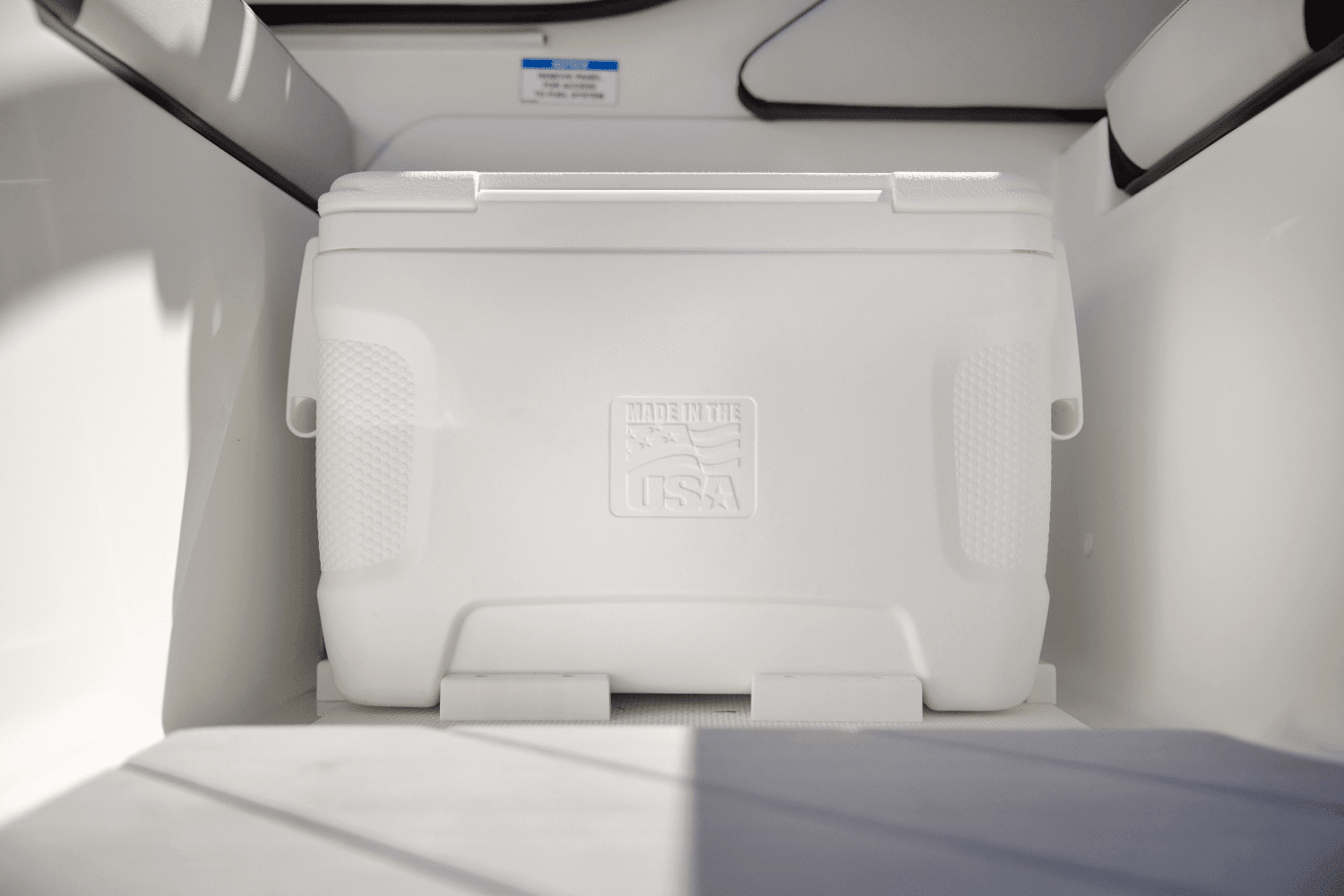 2026 Sea Ray SPX 210 Outboard Image Thumbnail #32