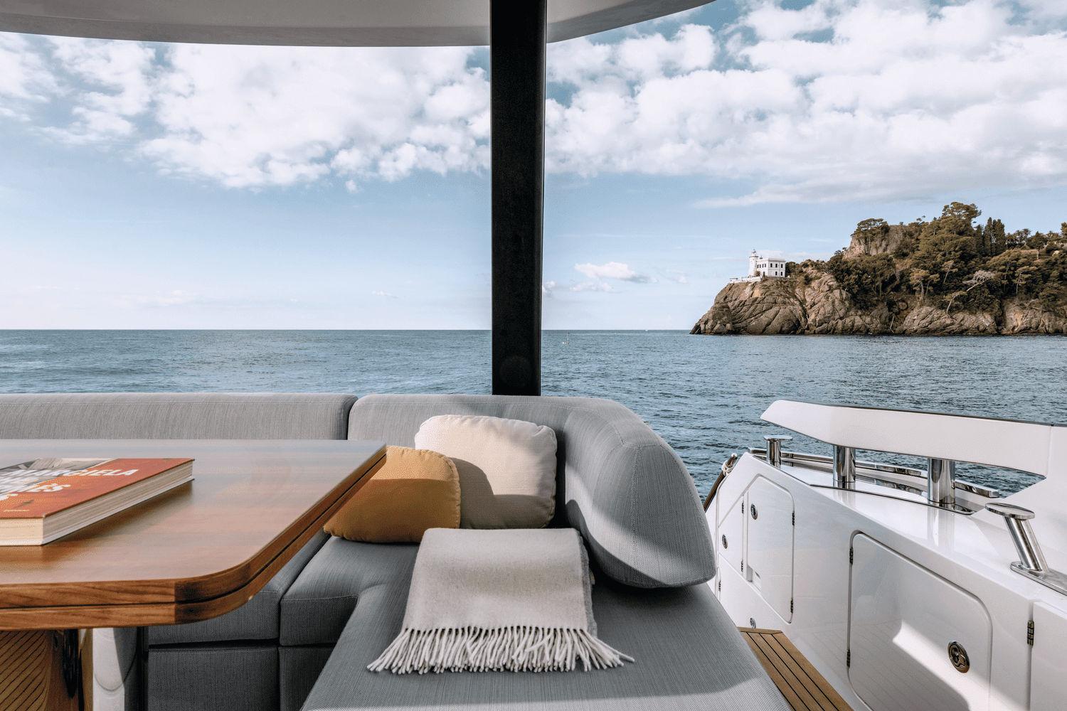 2026 Azimut Fly 68 Image Thumbnail #11
