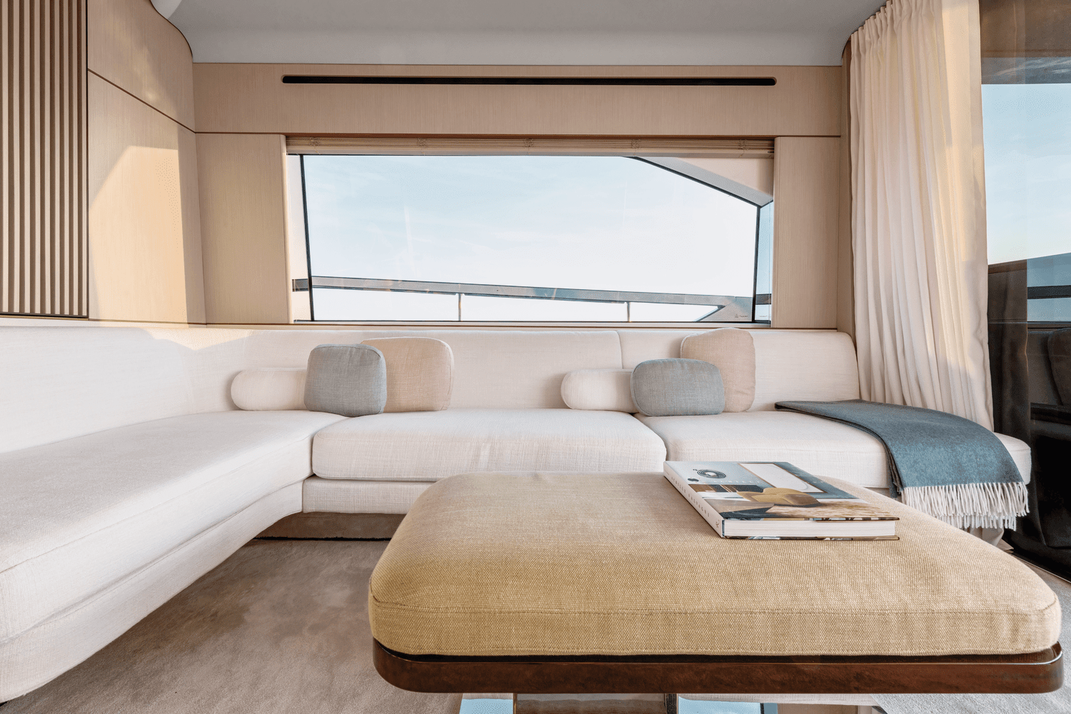 2026 Azimut Fly 68 Image Thumbnail #16