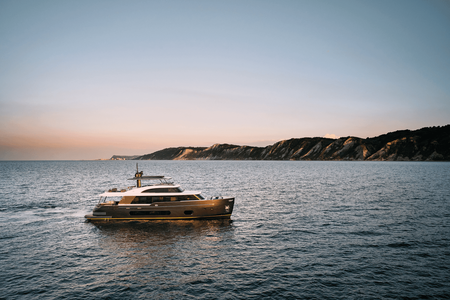 2026 Azimut Magellano 66 Image Thumbnail #5