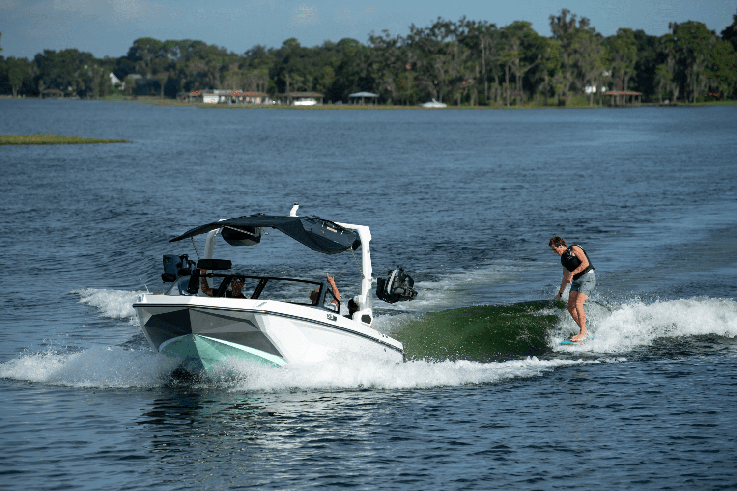 2025 Nautique Super Air Nautique GS20 Image Thumbnail #2