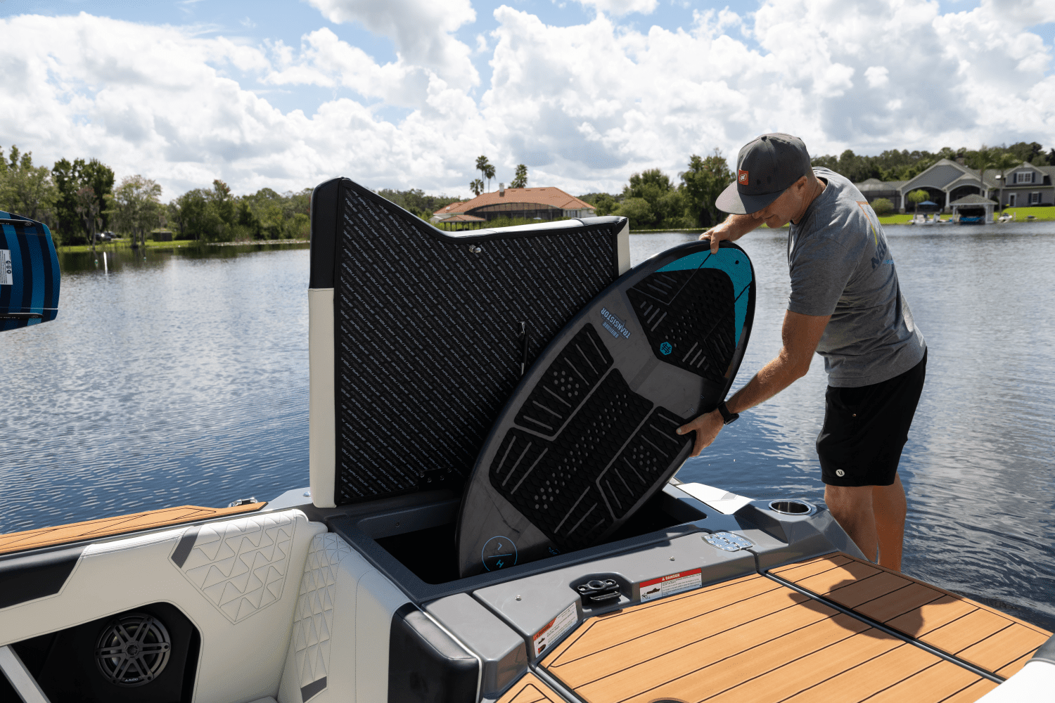 2025 Nautique Super Air Nautique GS22 Image Thumbnail #13
