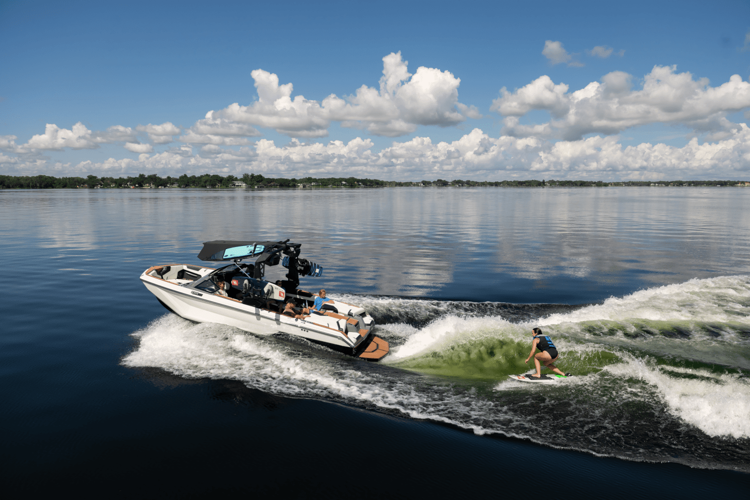 2025 Nautique Super Air Nautique GS22 Image Thumbnail #0